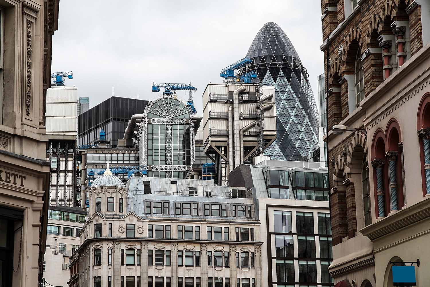 London - Swiss Re - from tower to Leadenhall Market